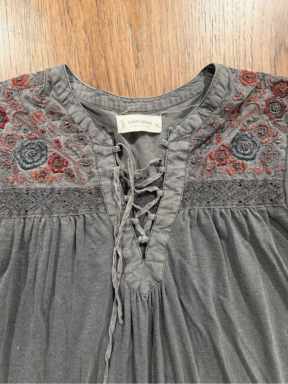 Lucky Brand Embroidered Lace-Up Boho Peasant Top in Charcoal Gray Size XS - Picture 3 of 7